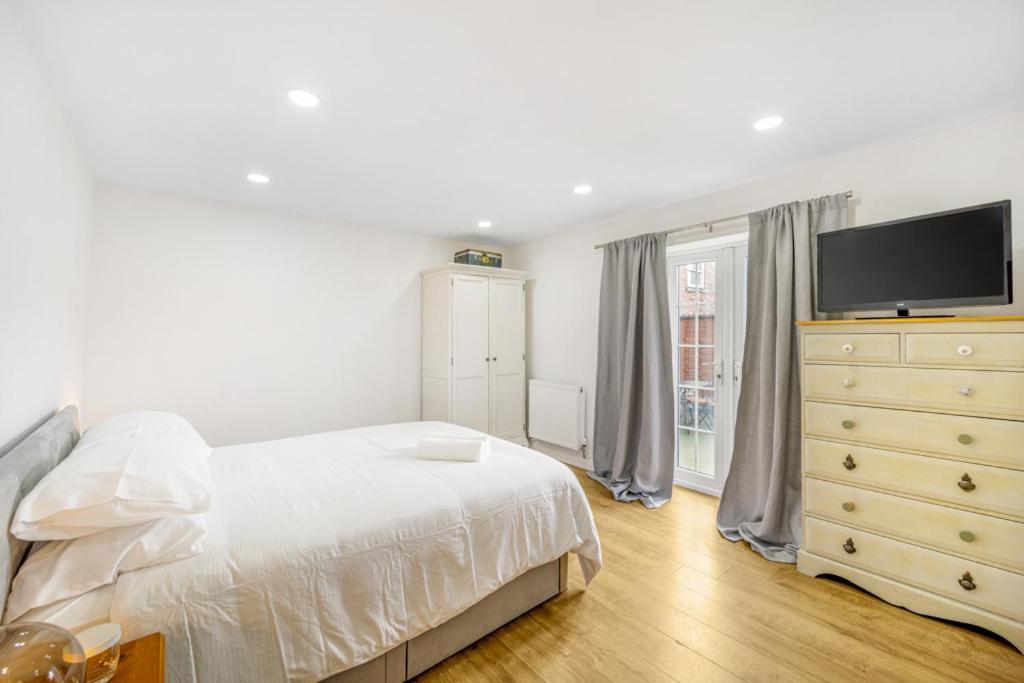 The Rooftops Apartment *